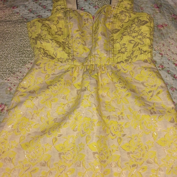 Short dress - Picture 3 of 8